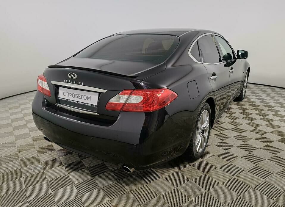 Infiniti M M25 2.5 AT (222 л.с.)