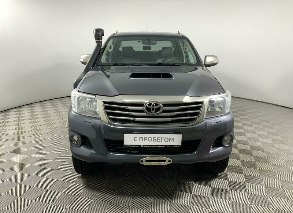 Toyota Hilux 2.5d MT (144 л.с.) 4WD