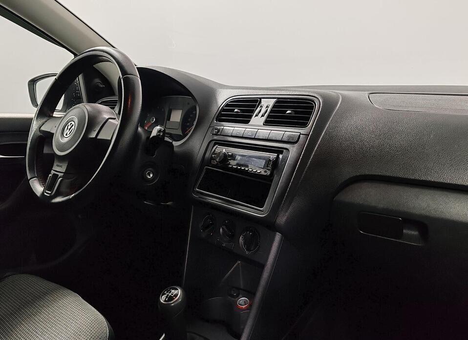 Volkswagen Polo, V 1.6 MT (105 л.с.)