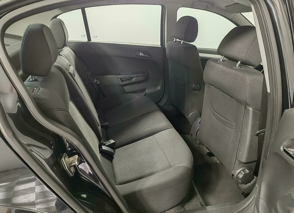 Opel Astra 1.8 AT (140 л.с.)