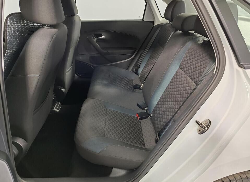 Volkswagen Polo 1.6 MT (110 л.с.)