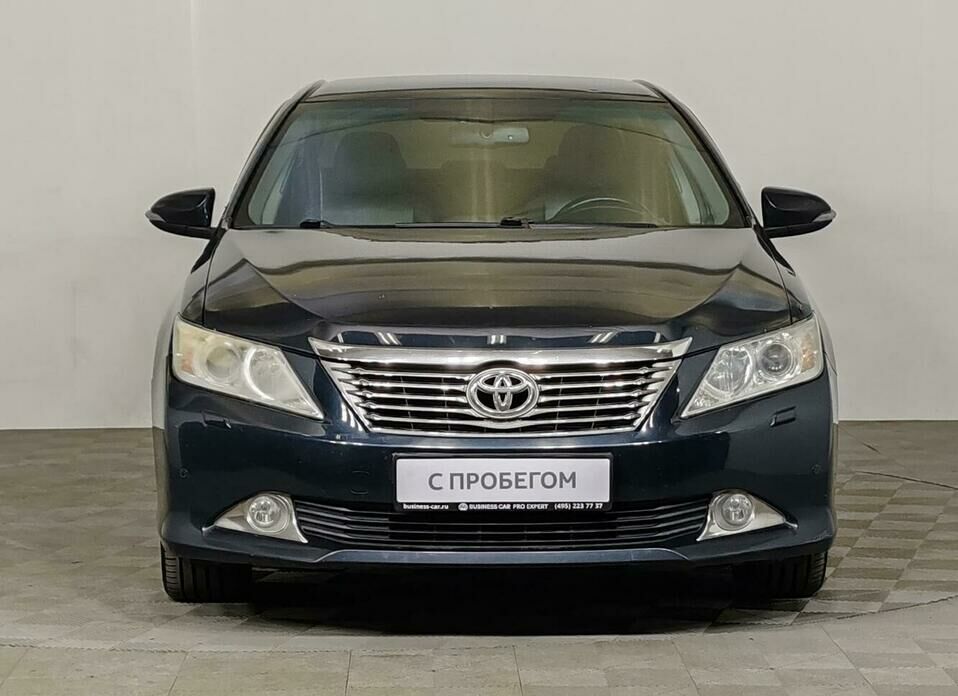 Toyota Camry 2.5 AT (181 л.с.)