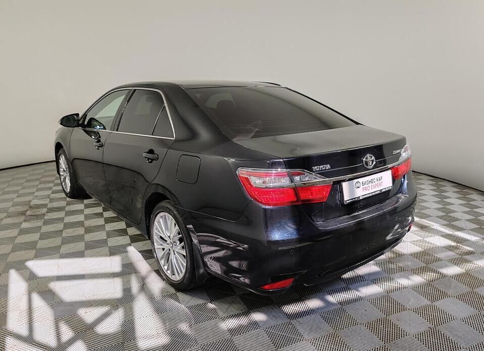 Toyota Camry 2.5 AT (181 л.с.)