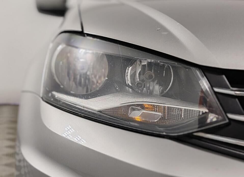 Volkswagen Polo, V Рестайлинг 1.6 AT (110 л.с.)