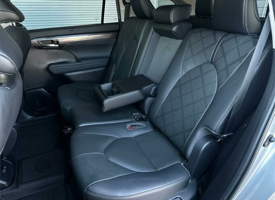 Toyota Highlander 3.5 AT (249 л.с.) 4WD