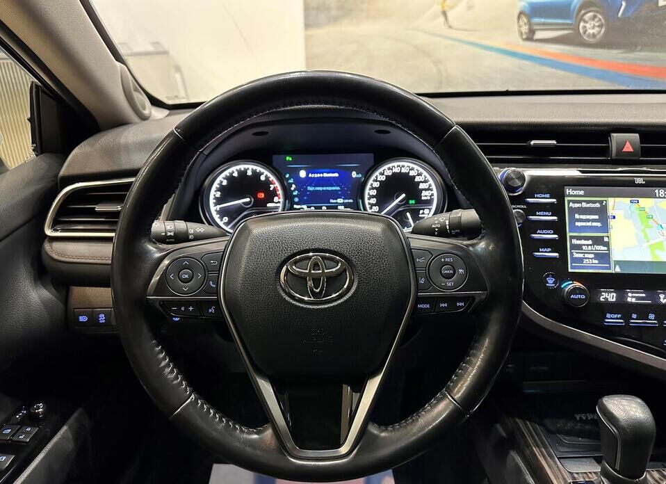 Toyota Camry, VIII (XV70) 2.5 AT (181 л.с.)