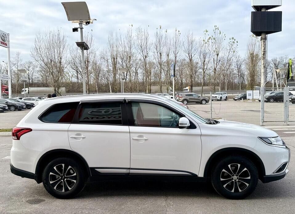 Mitsubishi Outlander, III Рестайлинг 2 2.4 CVT (167 л.с.) 4WD