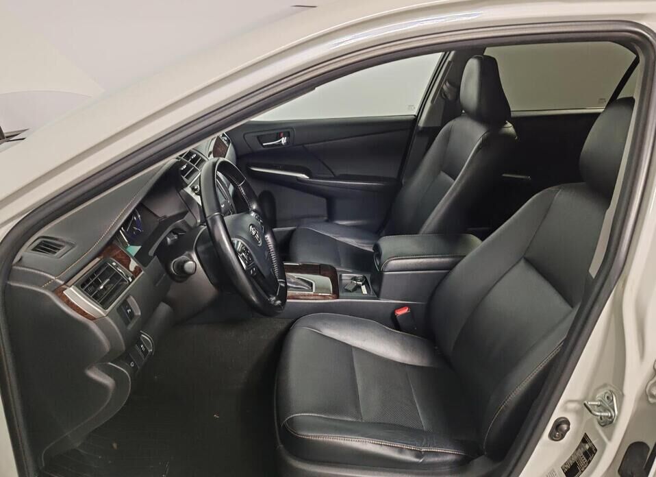Toyota Camry, VII (XV50) Рестайлинг 2.5 AT (181 л.с.)