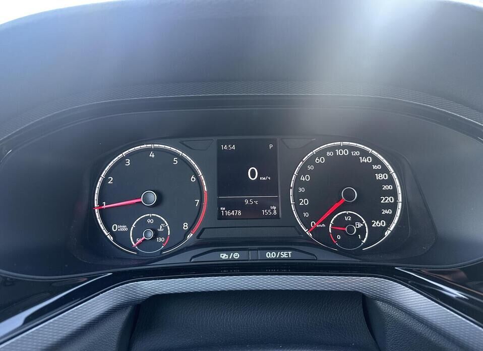 Volkswagen Polo, VI 1.4 AMT (125 л.с.)