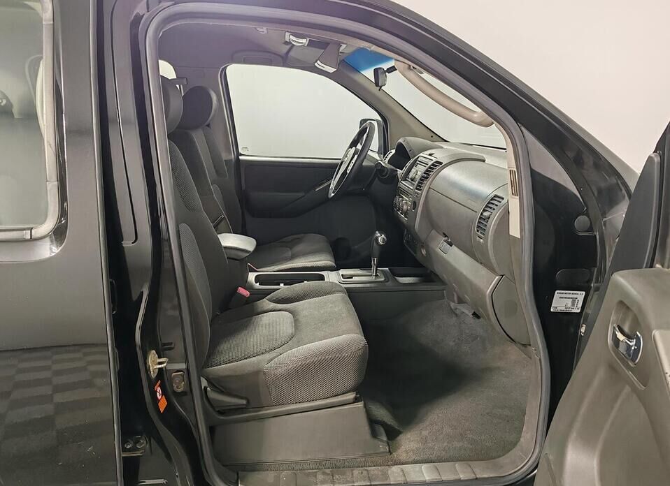 Nissan Navara (Frontier), III (D40) 2.5d AT (174 л.с.) 4WD