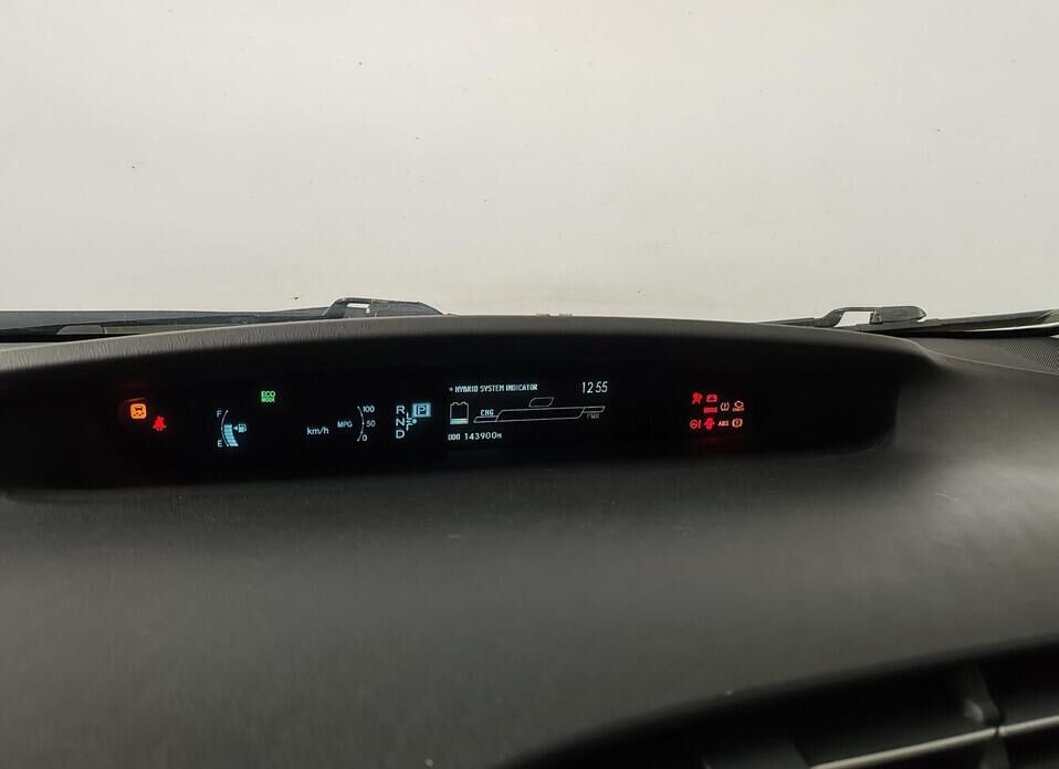 Toyota Prius, III (XW30) 1.8hyb AT (99 л.с.)