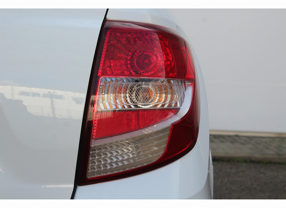 LADA (ВАЗ) Granta, I Рестайлинг 1.6 MT (90 л.с.)