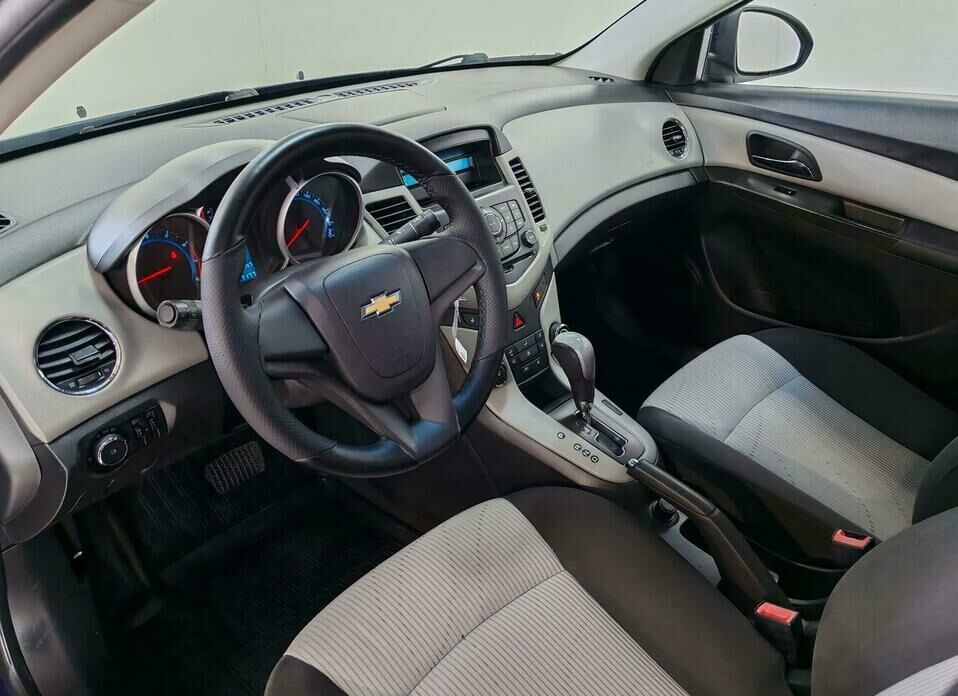 Chevrolet Cruze 1.6 AT (109 л.с.)