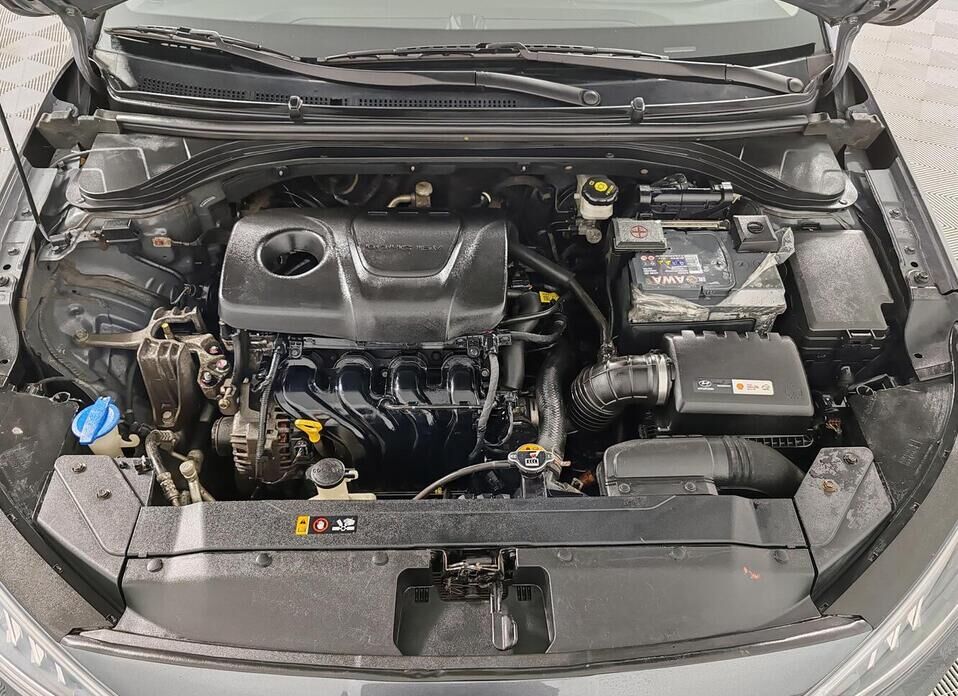 Hyundai Elantra, VI (AD) Рестайлинг 1.6 AT (128 л.с.)