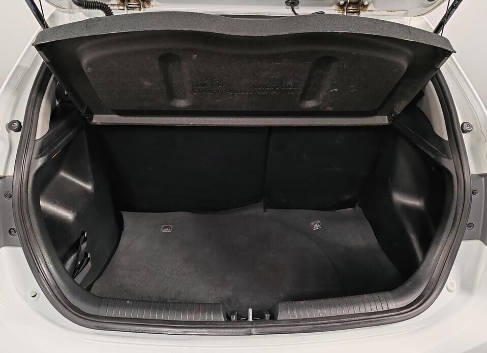 Kia Rio, III Рестайлинг 1.6 AT (123 л.с.)