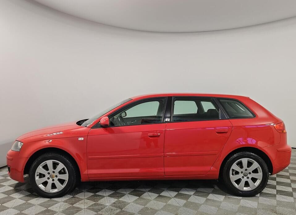 Audi A3, II (8P) Рестайлинг 1 1.6 AT (102 л.с.)
