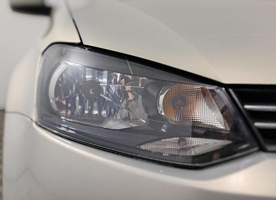 Volkswagen Polo, V 1.6 MT (105 л.с.)