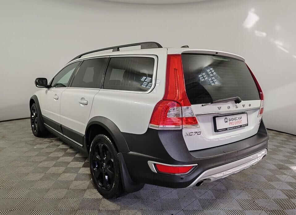 Volvo XC70, II Рестайлинг 2.4d AT (215 л.с.) 4WD