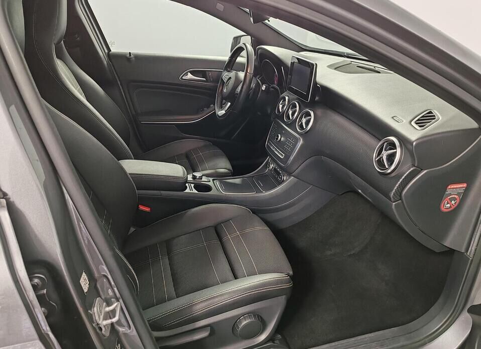 Mercedes-Benz A-Класс, III (W176) Рестайлинг 180 1.6 AMT (122 л.с.)