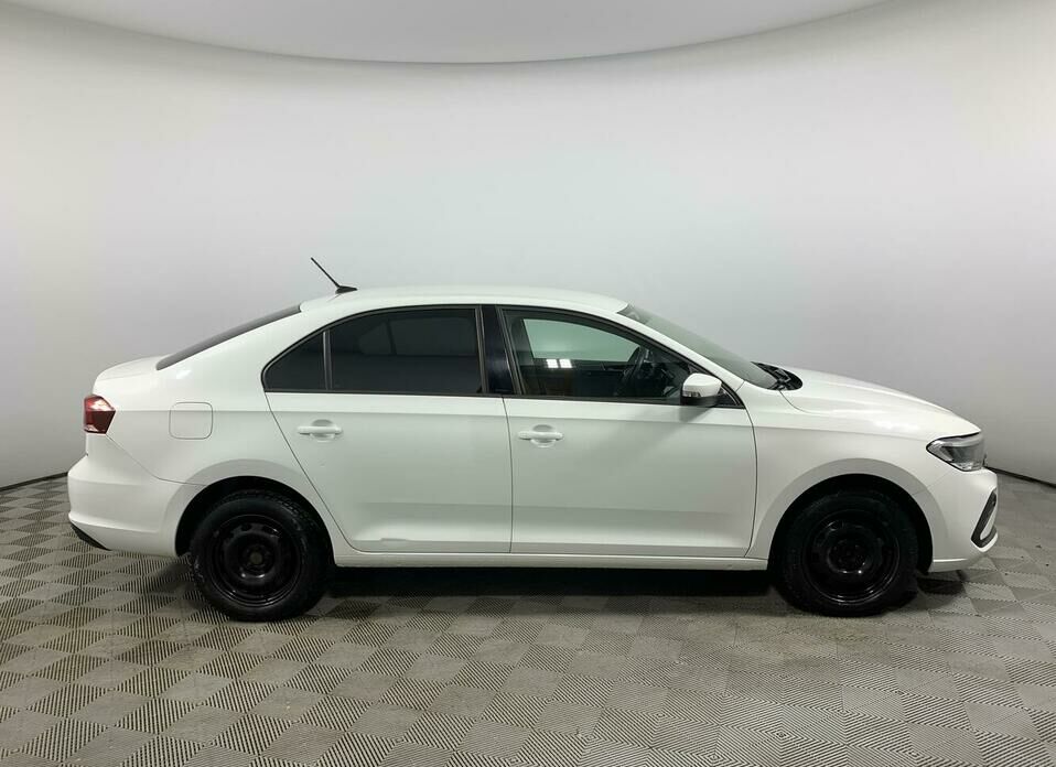 Volkswagen Polo 1.6 MT (110 л.с.)