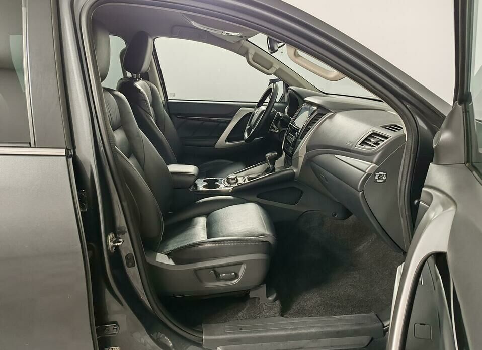 Mitsubishi Pajero Sport 2.4d AT (181 л.с.) 4WD
