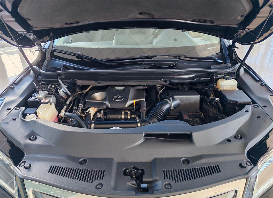 Lexus RX, IV 300 2.0 AT (238 л.с.) 4WD