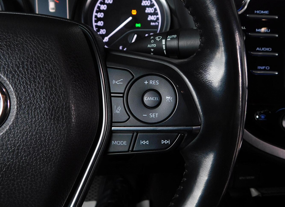 Toyota Camry, VIII (XV70) 2.5 AT (181 л.с.)