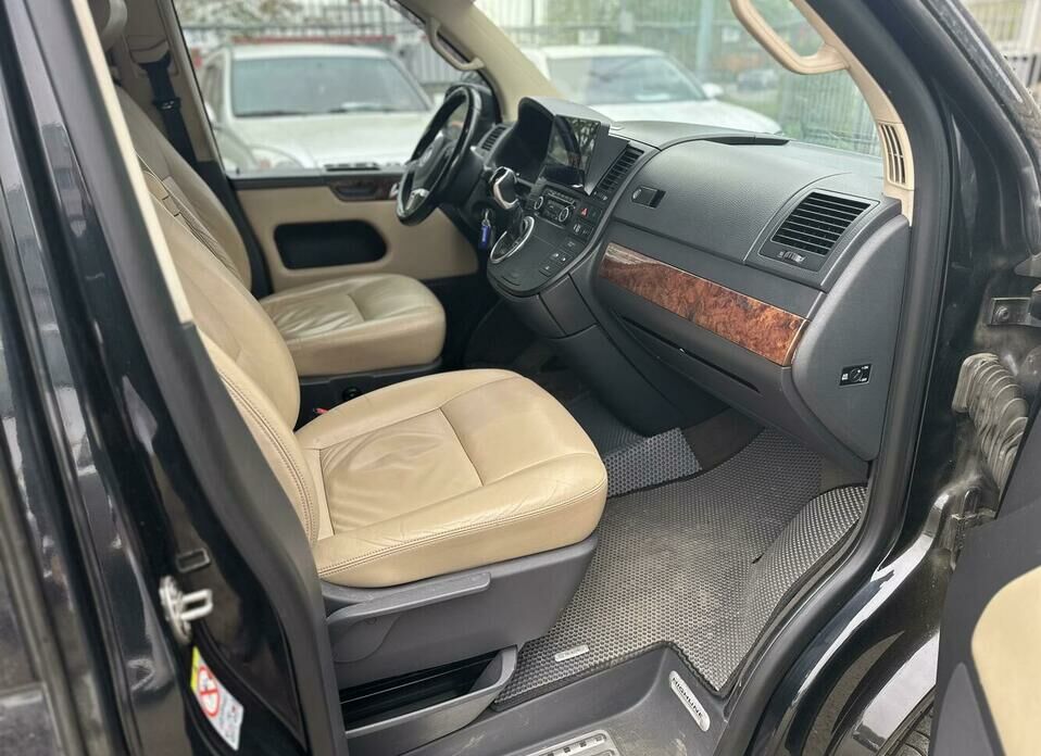 Volkswagen Multivan 2.0d AMT (180 л.с.) 4WD