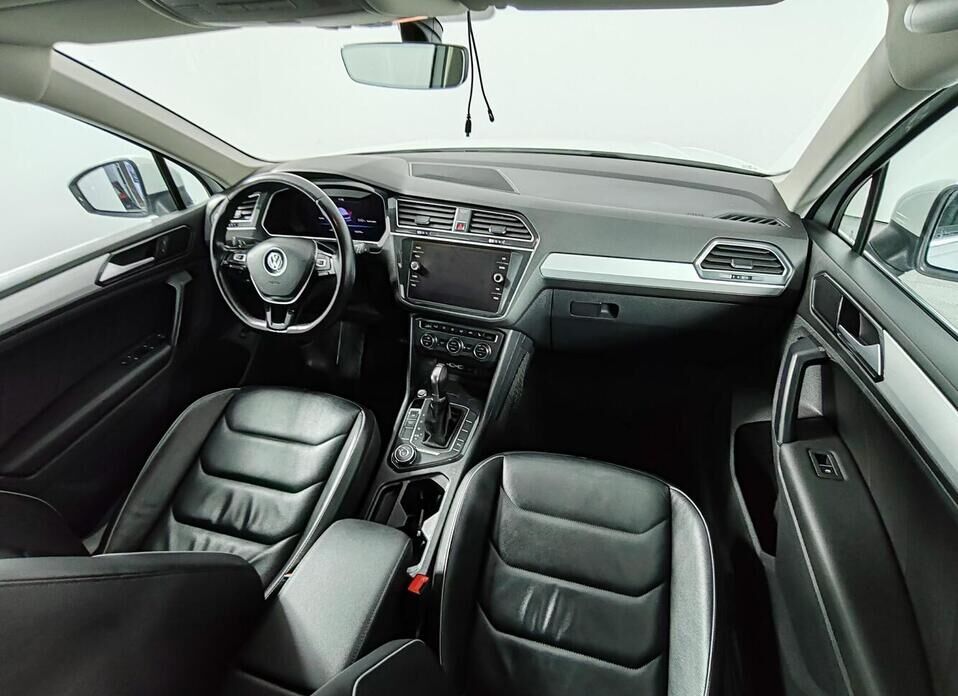 Volkswagen Tiguan, II 2.0 AMT (180 л.с.) 4WD