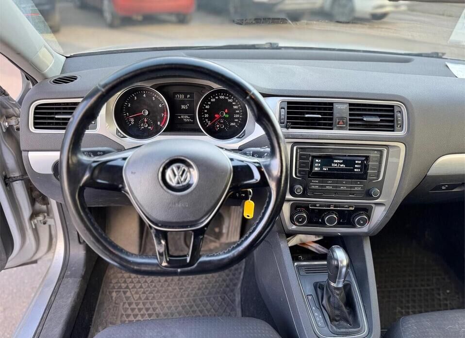 Volkswagen Jetta 1.6 AT (110 л.с.)