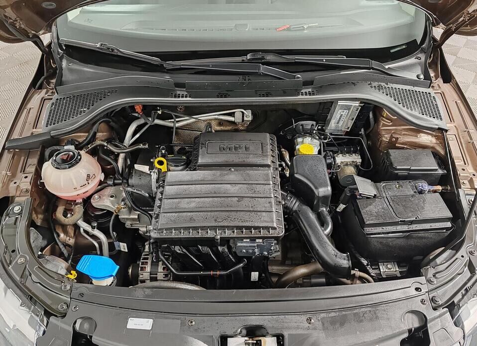 Skoda Rapid, I Рестайлинг 1.6 MT (90 л.с.)