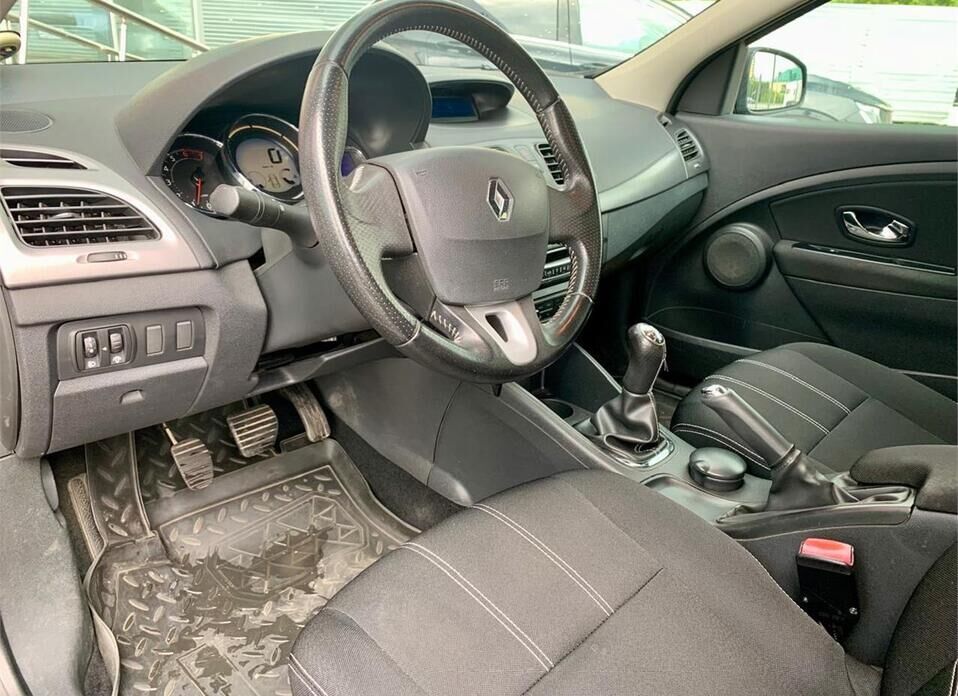 Renault Fluence 1.6 MT (106 л.с.)