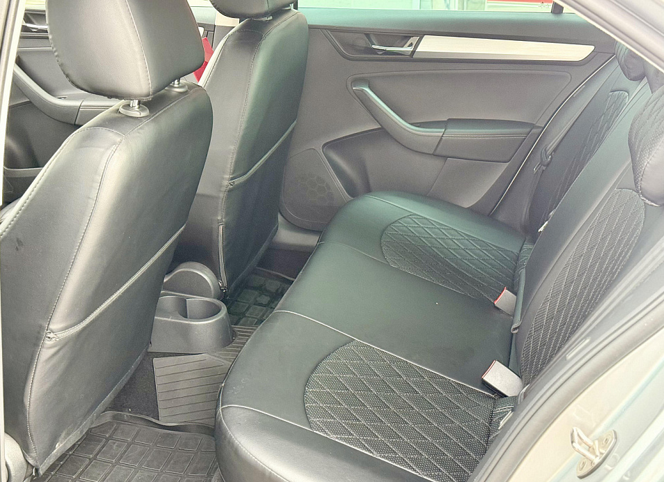 Skoda Rapid, I Рестайлинг 1.6 MT (90 л.с.)