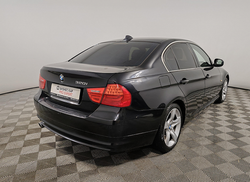 BMW 3 серии, V (E90/E91/E92/E93) Рестайлинг 320i 2.0 AT (156 л.с.)