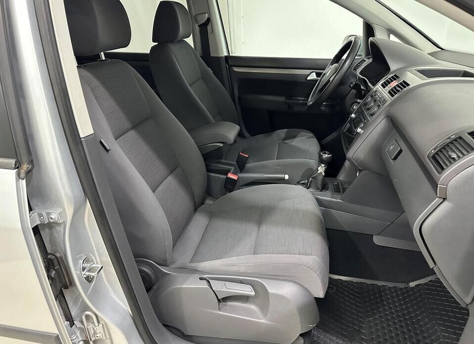 Volkswagen Touran, I Рестайлинг 1.6 MT (102 л.с.)