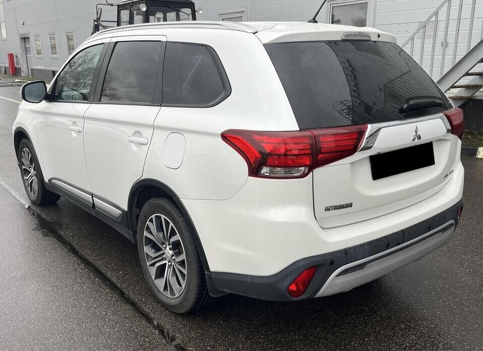 Mitsubishi Outlander, III Рестайлинг 2 2.0 CVT (146 л.с.) 4WD