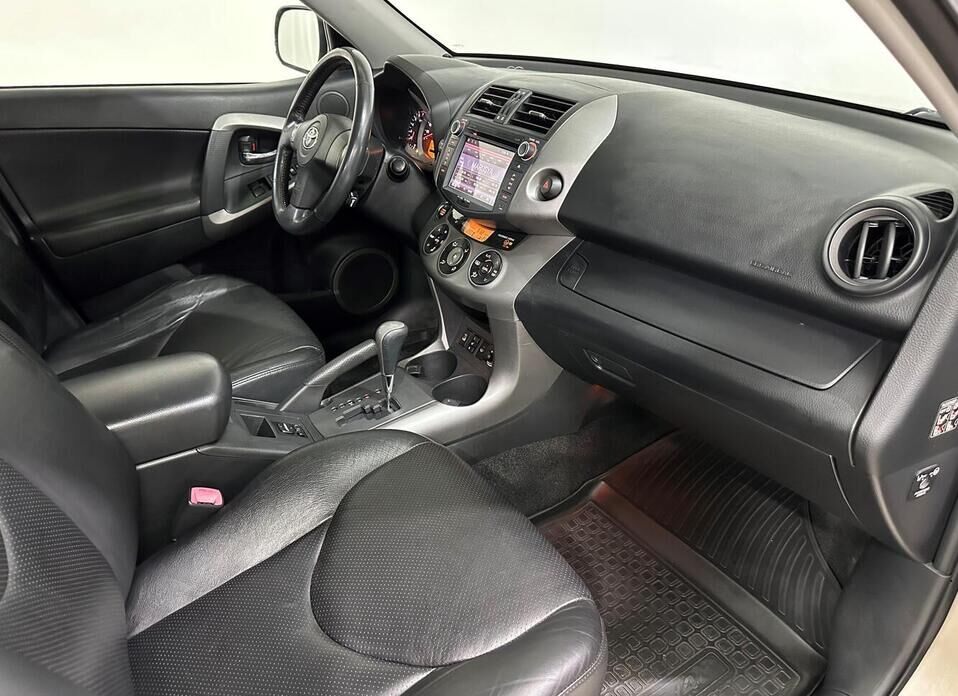 Toyota RAV4 2.0 AT (152 л.с.) 4WD