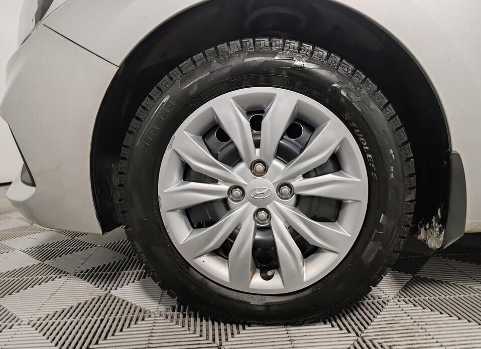 Hyundai Solaris, II 1.6 MT (123 л.с.)