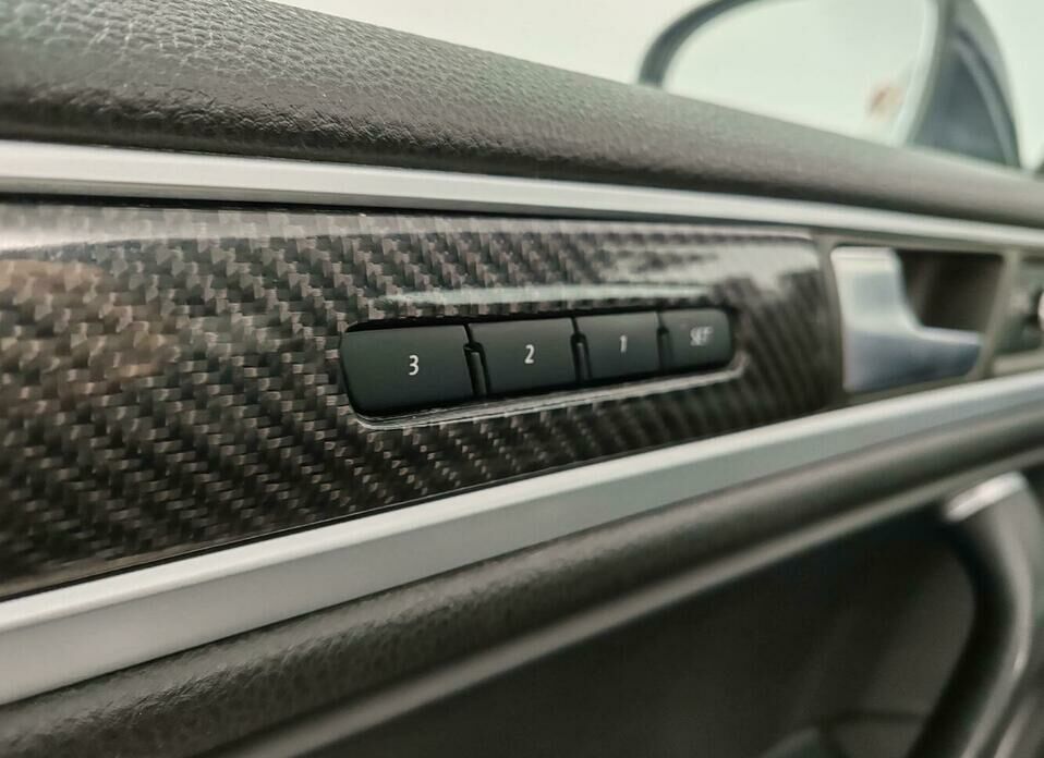 Volkswagen Touareg 3.0d AT (245 л.с.) 4WD