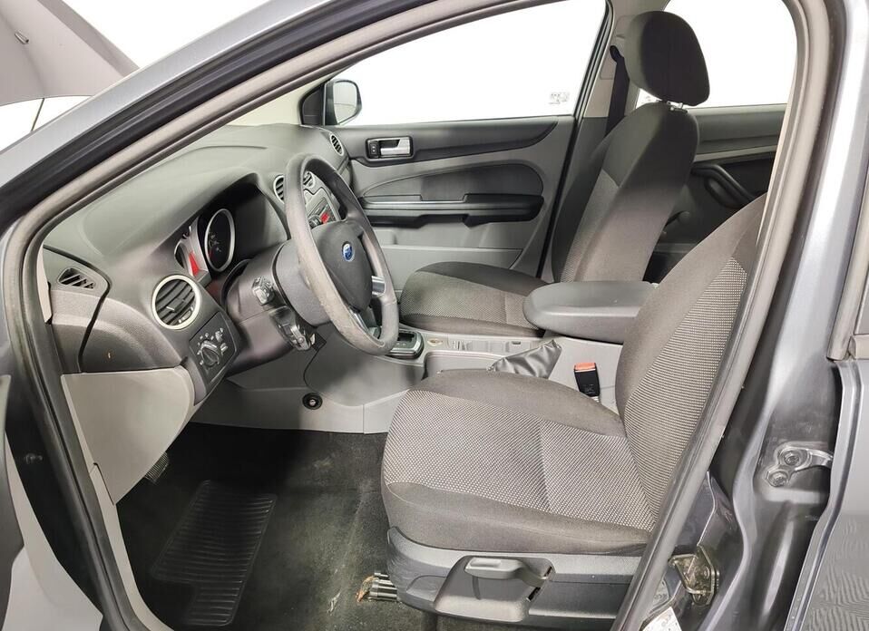 Ford Focus, II Рестайлинг 1.6 AT (100 л.с.)