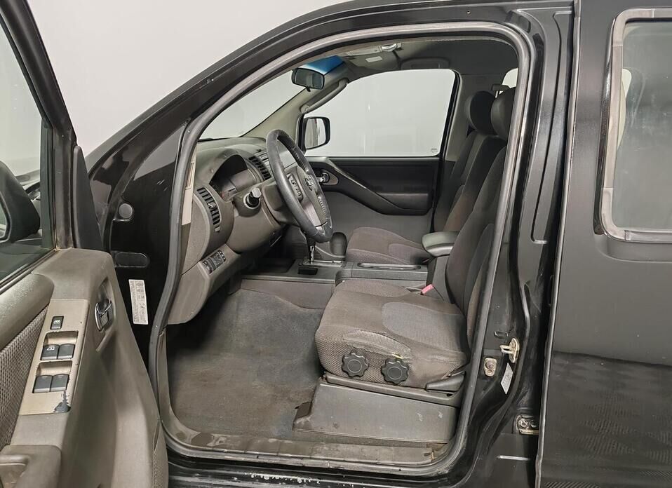 Nissan Navara (Frontier), III (D40) 2.5d AT (174 л.с.) 4WD