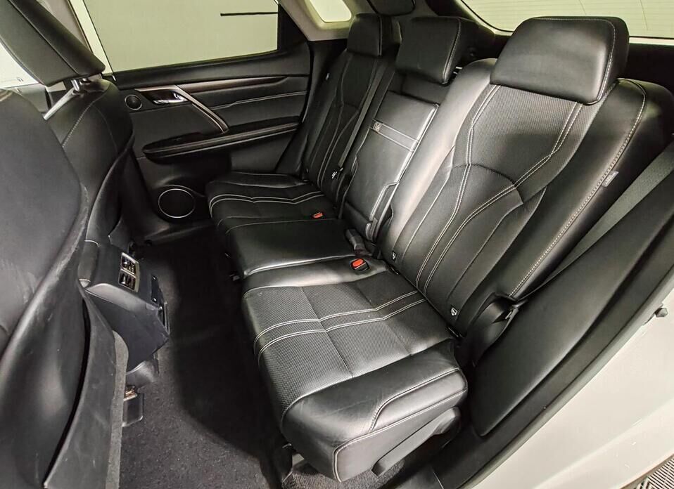 Lexus RX, IV 300 2.0 AT (238 л.с.) 4WD