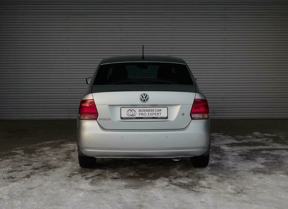 Volkswagen Polo 1.6 AT (105 л.с.)