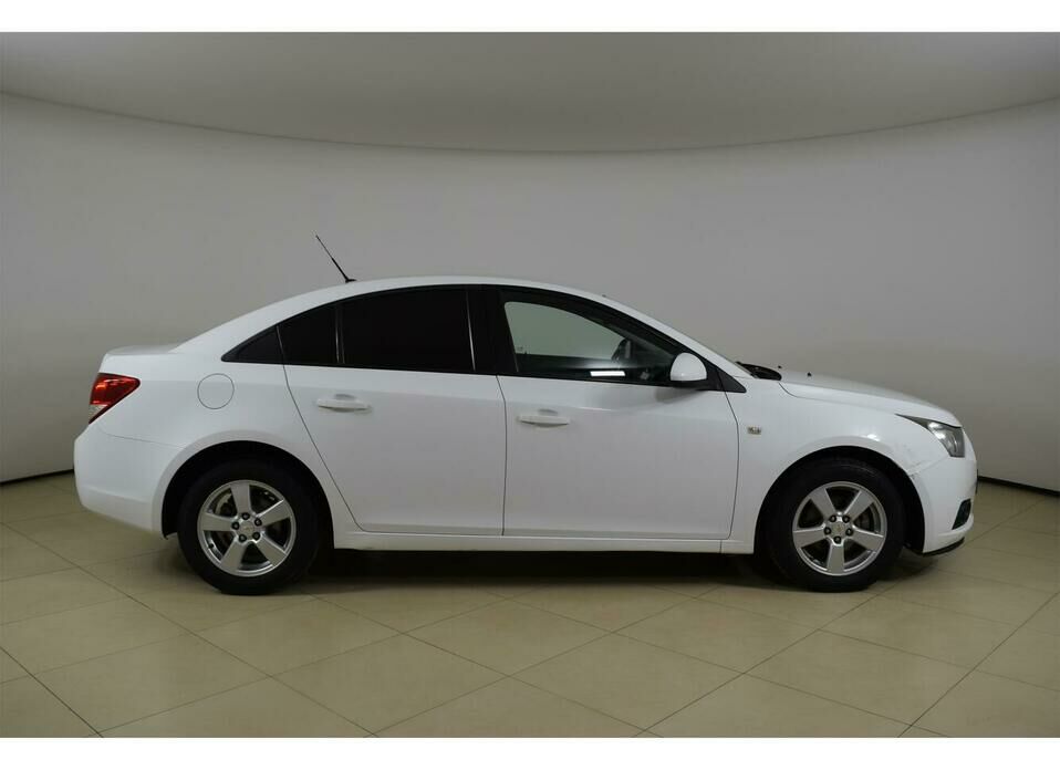 Chevrolet Cruze 1.6 MT (109 л.с.)