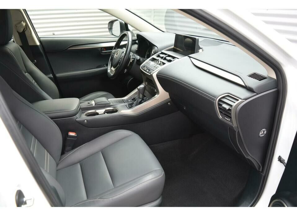 Lexus NX 200 2.0 CVT (150 л.с.)