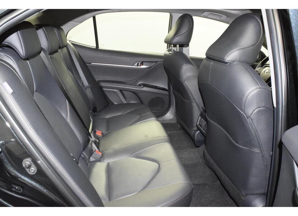 Toyota Camry 2.5 AT (206 л.с.)