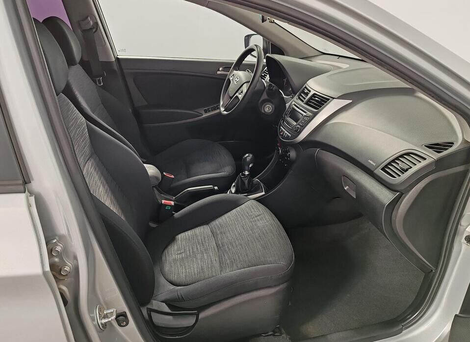 Hyundai Solaris 1.4 MT (107 л.с.)