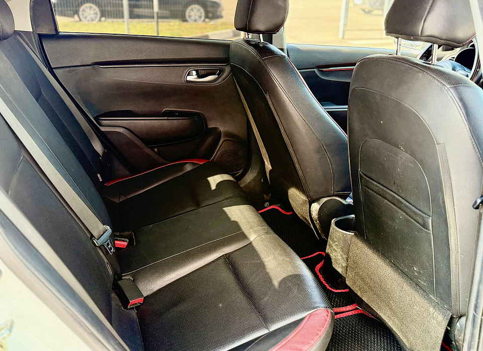 Kia Rio, IV 1.6 AT (123 л.с.)