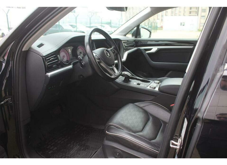 Volkswagen Touareg 3.0d AT (249 л.с.) 4WD