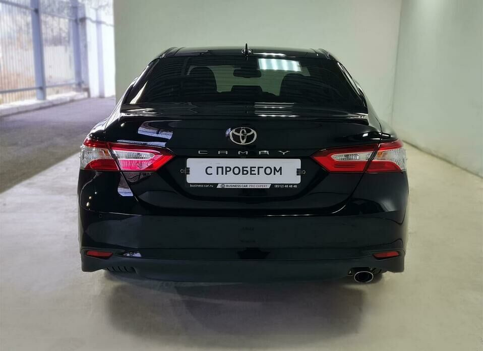 Toyota Camry 2.5 AT (181 л.с.)